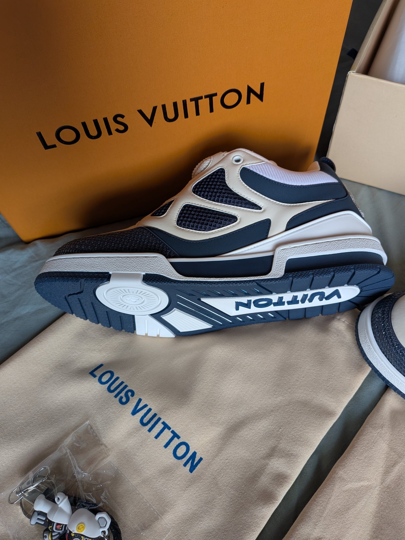 Sneaker Louis Vuitton Marine 44 – Image 4