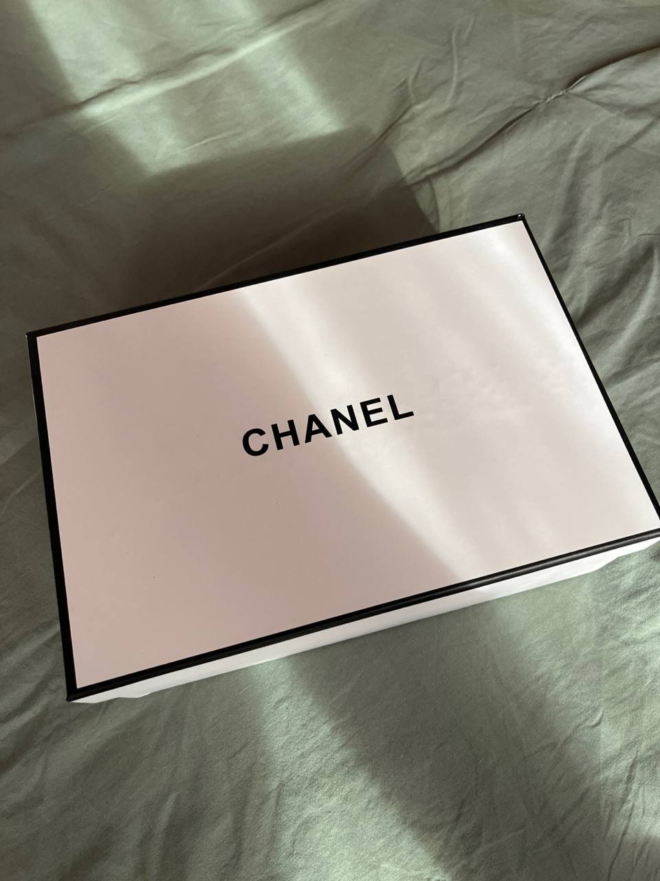 Haut sans manche Chanel – Image 5