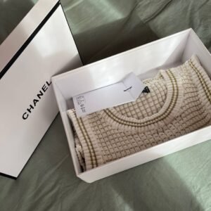 Haut sans manche Chanel