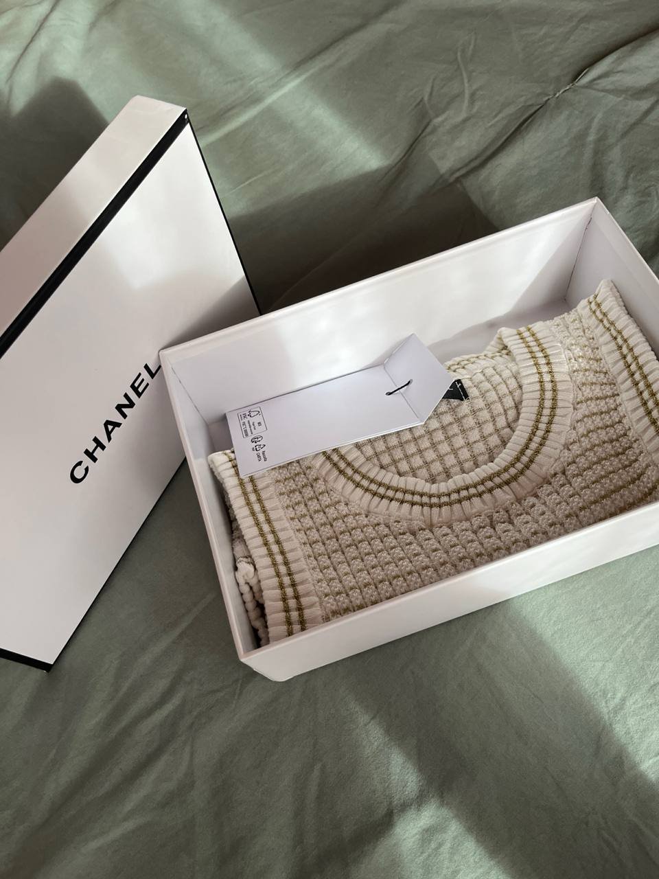 Haut sans manche Chanel – Image 4