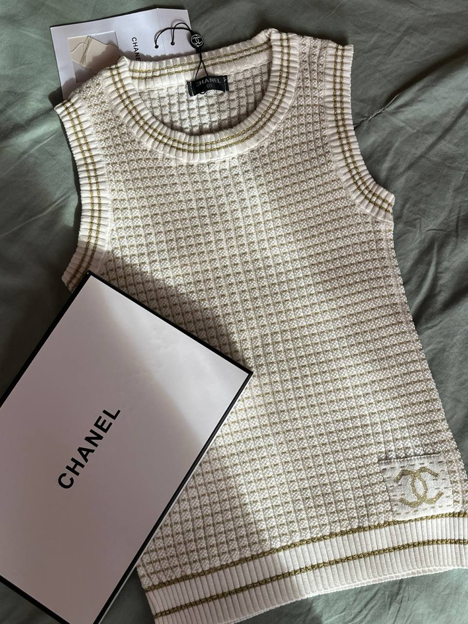 Haut sans manche Chanel – Image 2